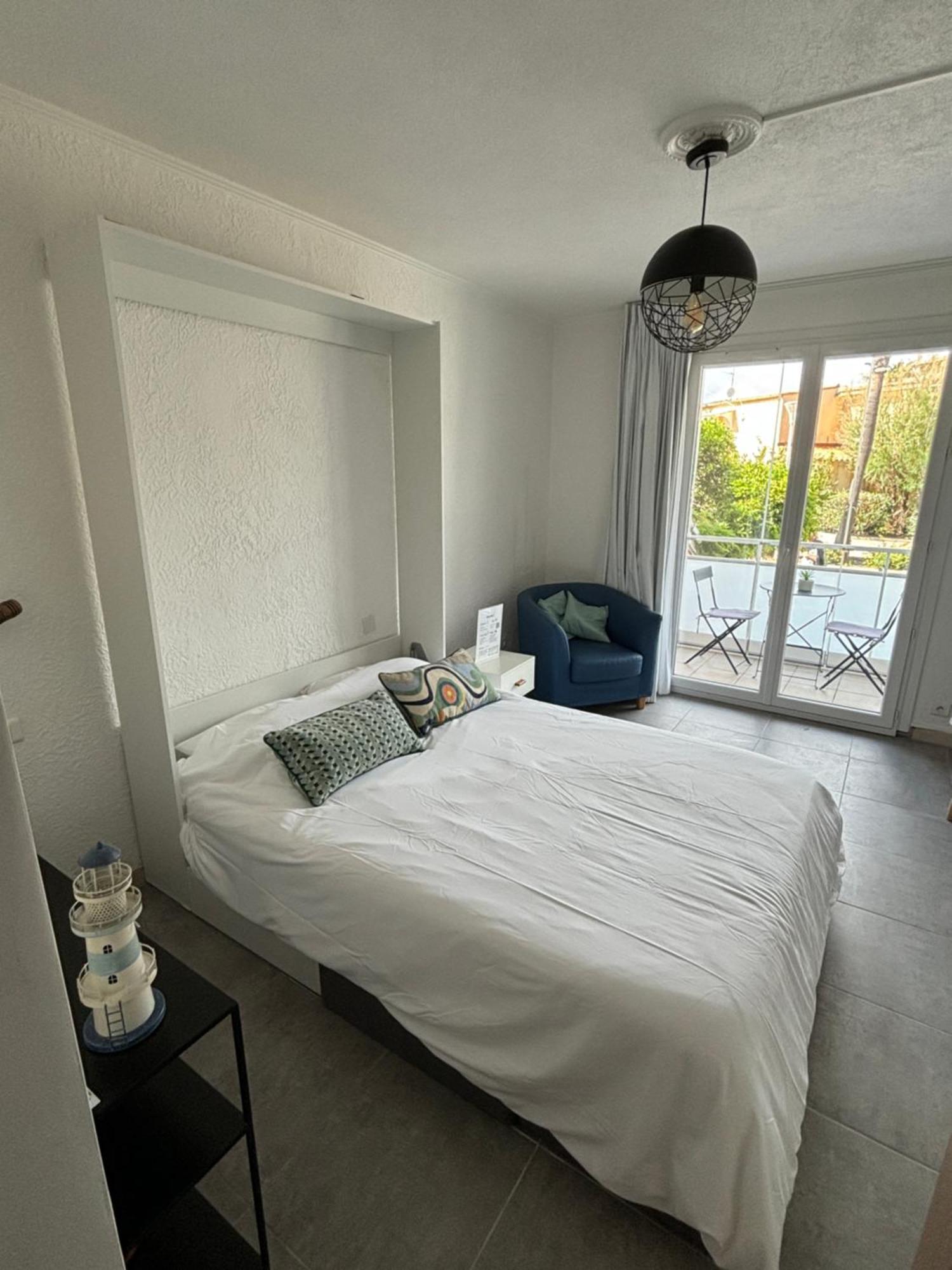 Studio Spacieux Avec Patio En Centre Ville Cavalaire-sur-Mer Exterior foto