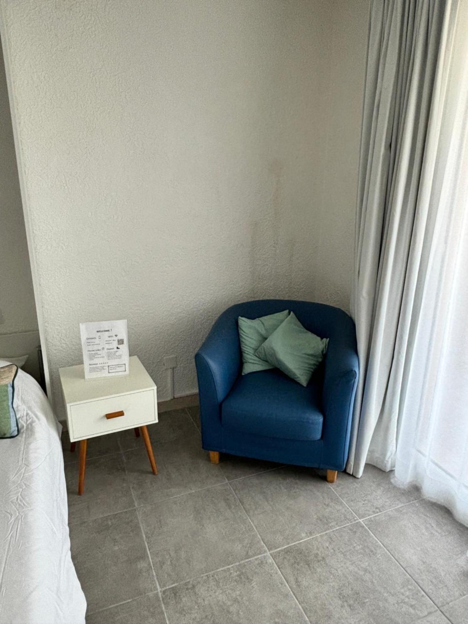 Studio Spacieux Avec Patio En Centre Ville Cavalaire-sur-Mer Exterior foto